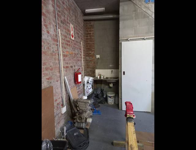 80M² WAREHOUSE TO LET IN MAITLAND